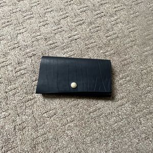 NEW: Portland Leather wallet, no tags.